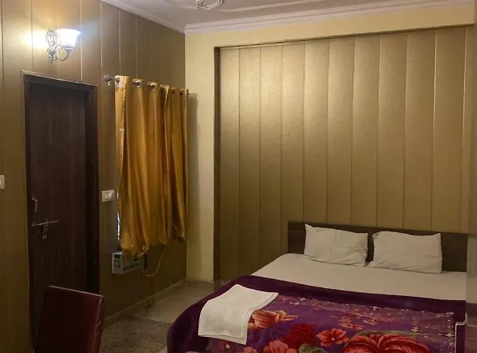 Arvi Guest House